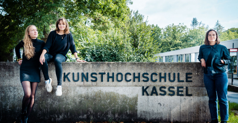 Annika, Olinga und Sabine studieren Produktdesign im 13. Semester an der Kunsthochschule Kassel.