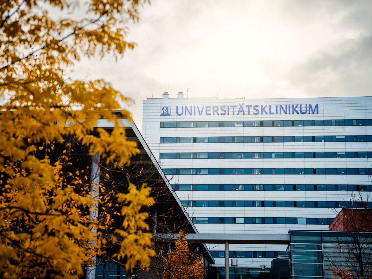 Das Klinische Studienzentrum der Infektiologie organisiert und nimmt an verschiedenen Projekten teil, in denen Patientendaten und biologische Proben gesammelt werden, die von verschiedenen Gruppen ausgewertet werden können.