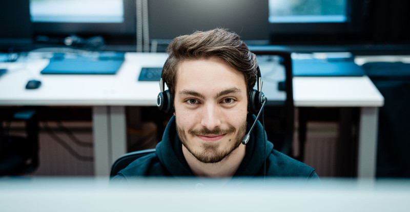 Noah studiert im 5. Fachsemester Mobilitätsmanagement.