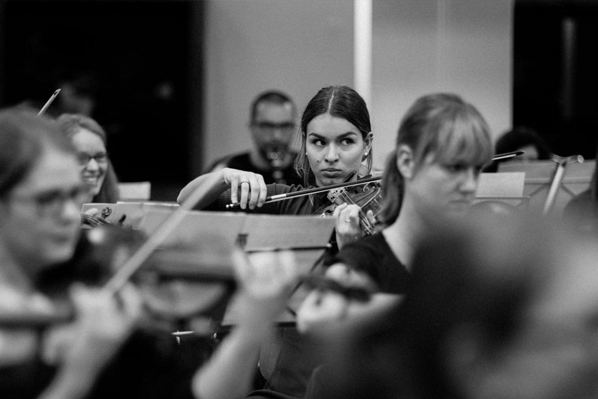 Mitglieder des Gießener Uniorchesters bei den Proben