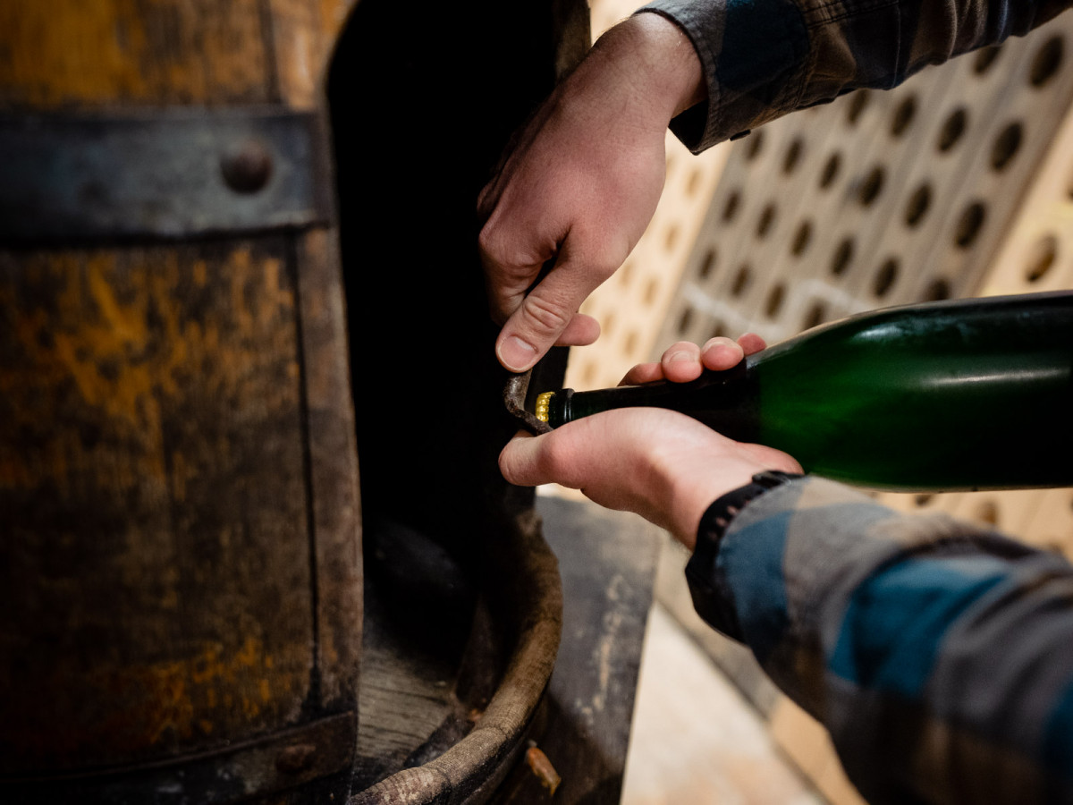 Dr. Matthias Schmitt widmet sich an der Hochschule in Geisenheim seit einigen Jahren der Nachfrage nach alkoholfreien und alkoholreduzierten Weinen.