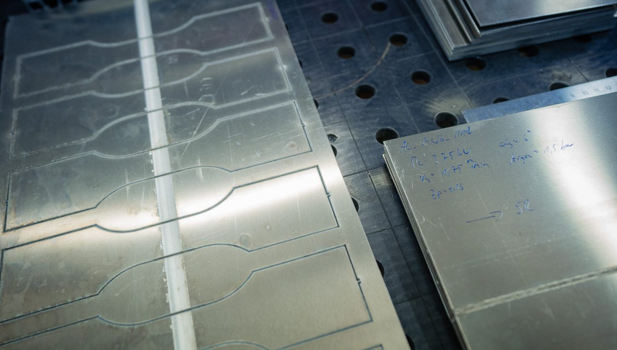 Kleben hält! Trennende und Fügende Fertigungsverfahren - 2 – Hessen ...