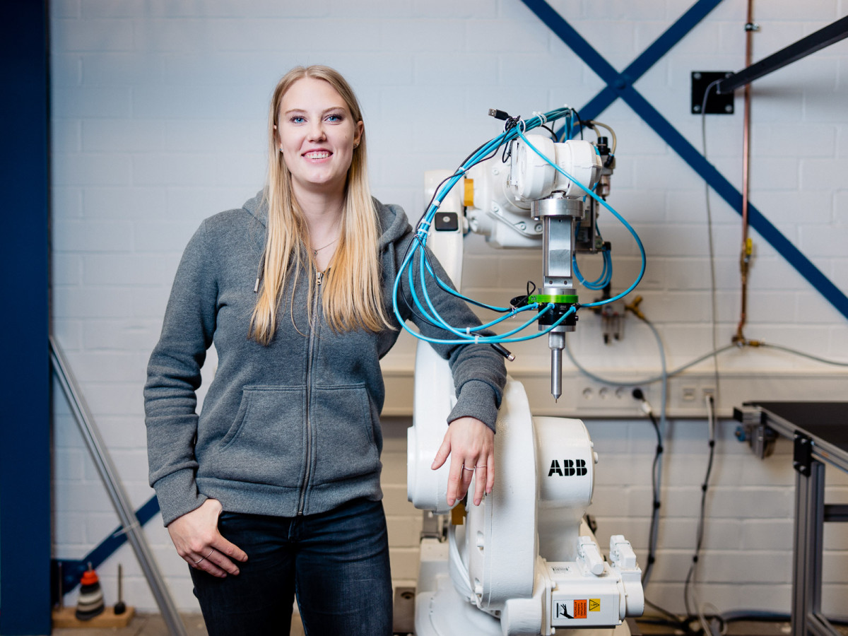 Maschinelles Sehen, autonome Roboterfahrzeuge und neuronale Netze - Das sind die Spezialgebiete von Luisa Hickel, 23-jährige Bachelor-Studentin an THM.