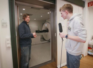 Science Reporter Maurice spricht an der Justus-Liebig-Universität Gießen mit Dr. Benjamin de Haas über Wahrnehmungspsychologie.