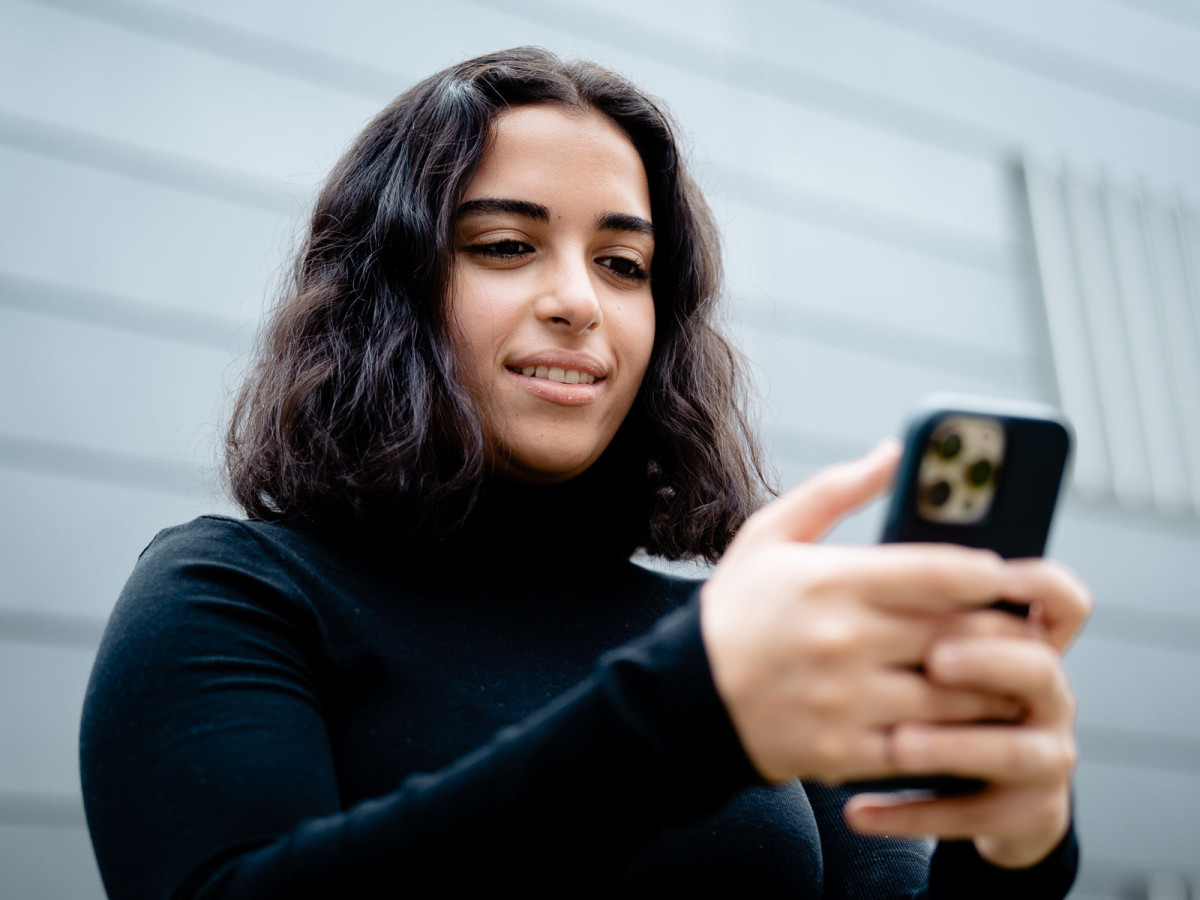 Die App greift dabei auf einen Pool aus Studierenden des Klinikums zurück, die einen Migrationshintergrund haben oder einfach verschiedene Sprachen sprechen.