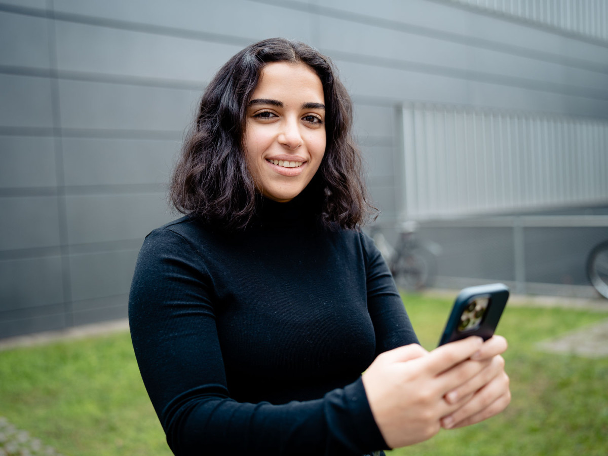 Die Studentin Hana hat sich für „Translatly“ als Übersetzerin registrieren lassen.