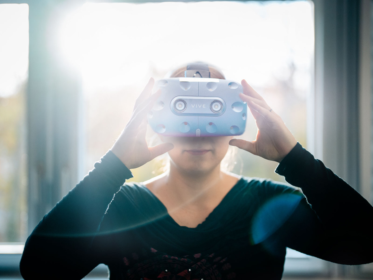 Augmented und Virtual Reality Anwendungen können in vielen Bereichen bereits Alltagshelfer sein.