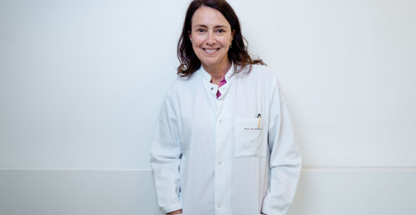 Zu Besuch im zahnmedizinischen Labor der Philipps-Universität Marburg, Professorin Nicole Arweiler, Direktorin der Abteilung für Parodontologie