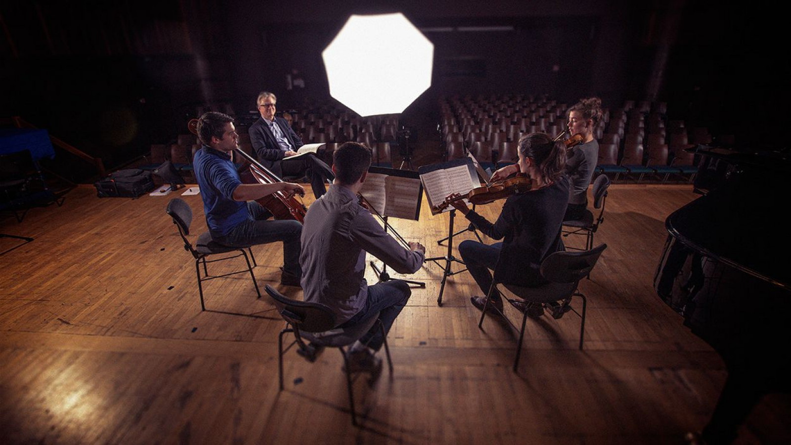 Hochschule für Musik und Darstellende Kunst Frankfurt am Main Hessen schafft Wissen Hochschule für Musik und Darstellende Kunst Frankfurt am Main Hessen schafft Wissen